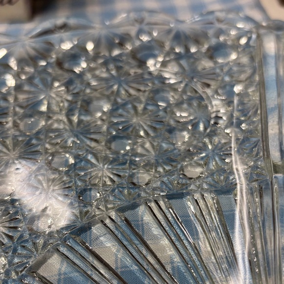 Vintage Daisy & Button Fan-Shaped Luncheon Plate - Picture 2 of 3